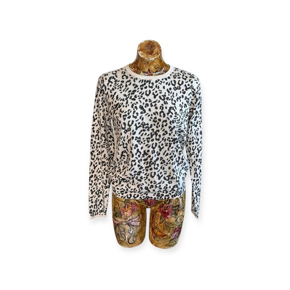 H&M Tops - H&M L.O.G.G. top animal pattern cheetah small
